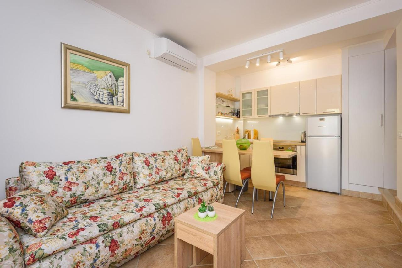 Apartment Jadranka With Sea View In Rogotin 외부 사진