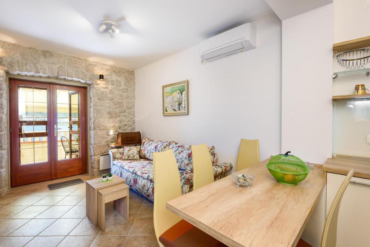 Apartment Jadranka With Sea View In Rogotin 외부 사진